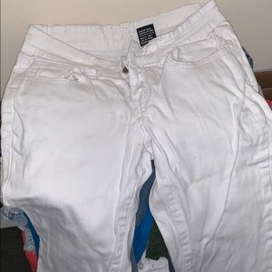 White skinny jeans
